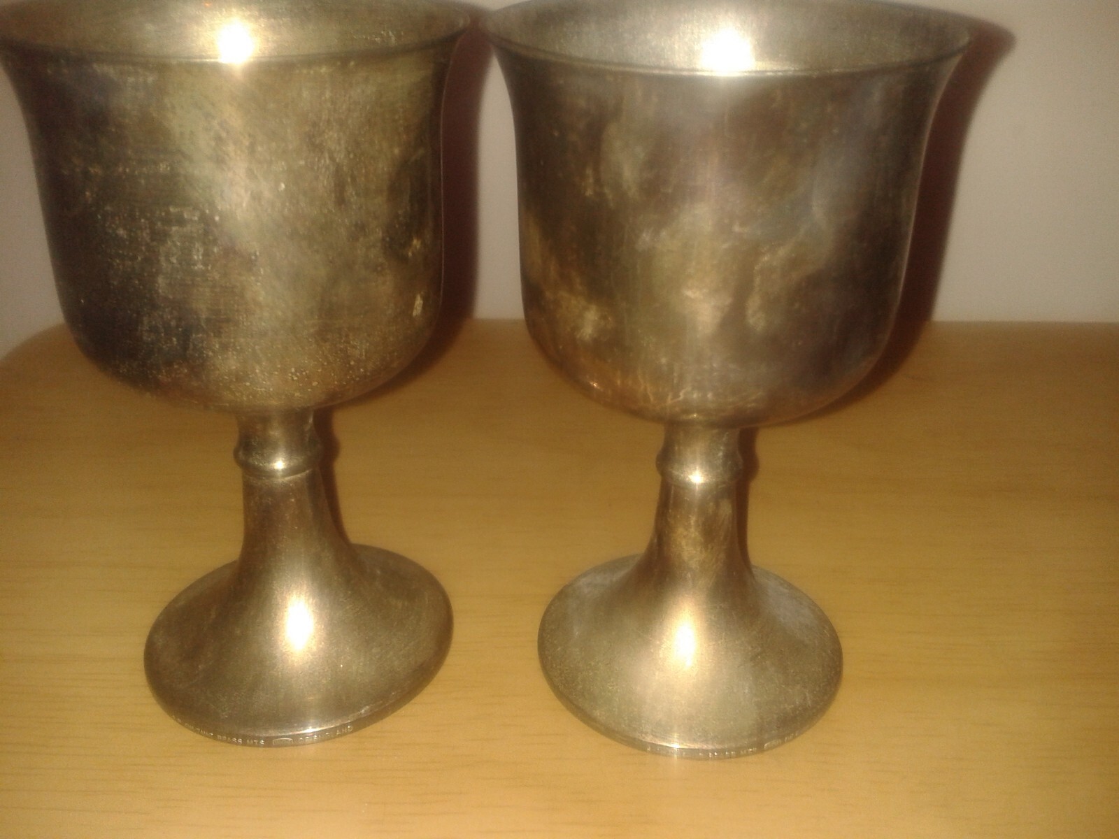 Vintage pair of small wine goblets. EP. Lanthe of England. (C37)