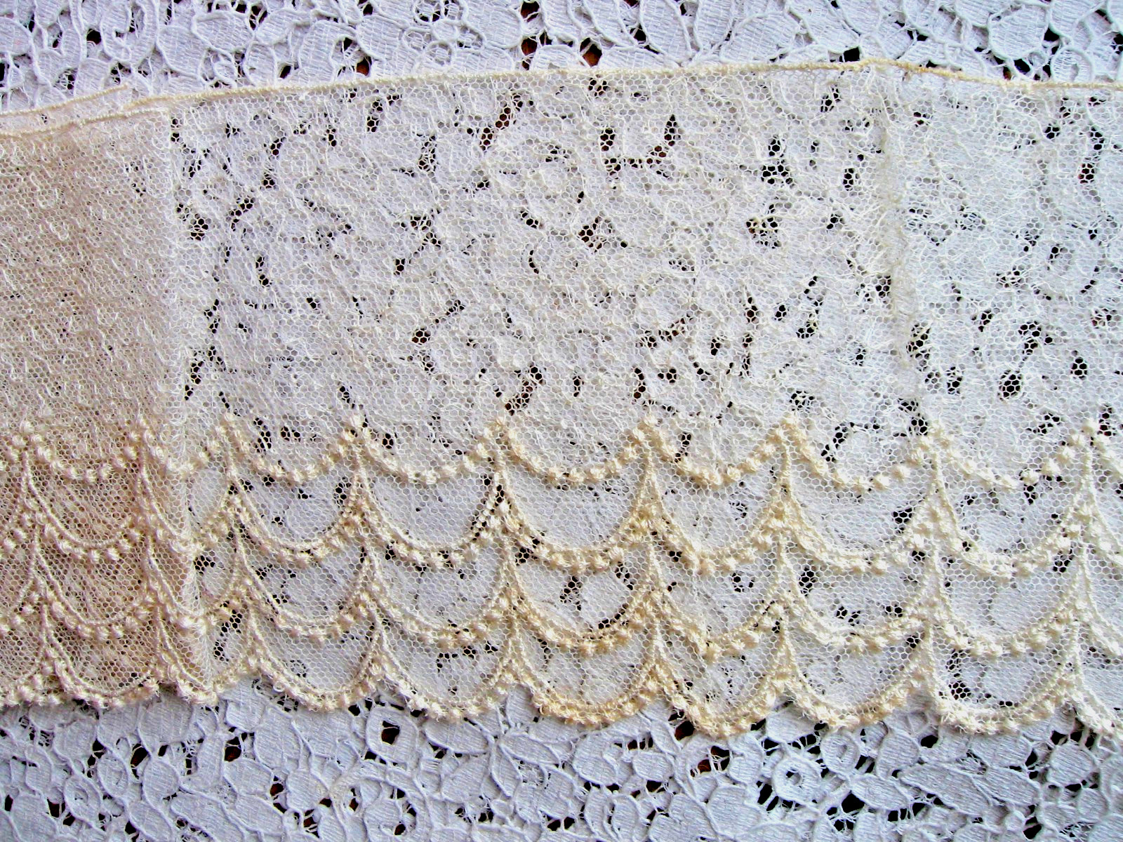 VINTAGE LOT OF 7 Pc – 3 SIMILAR STYLES VICTORIAN IVORY LACE-13 YARDS 23 INCHES