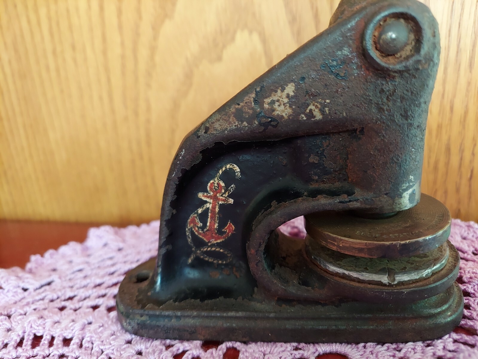 ANTIQUE HOBSON-FULLER COMPANY EMBOSSER, CAST IRON WITH ANCHOR PICTURE