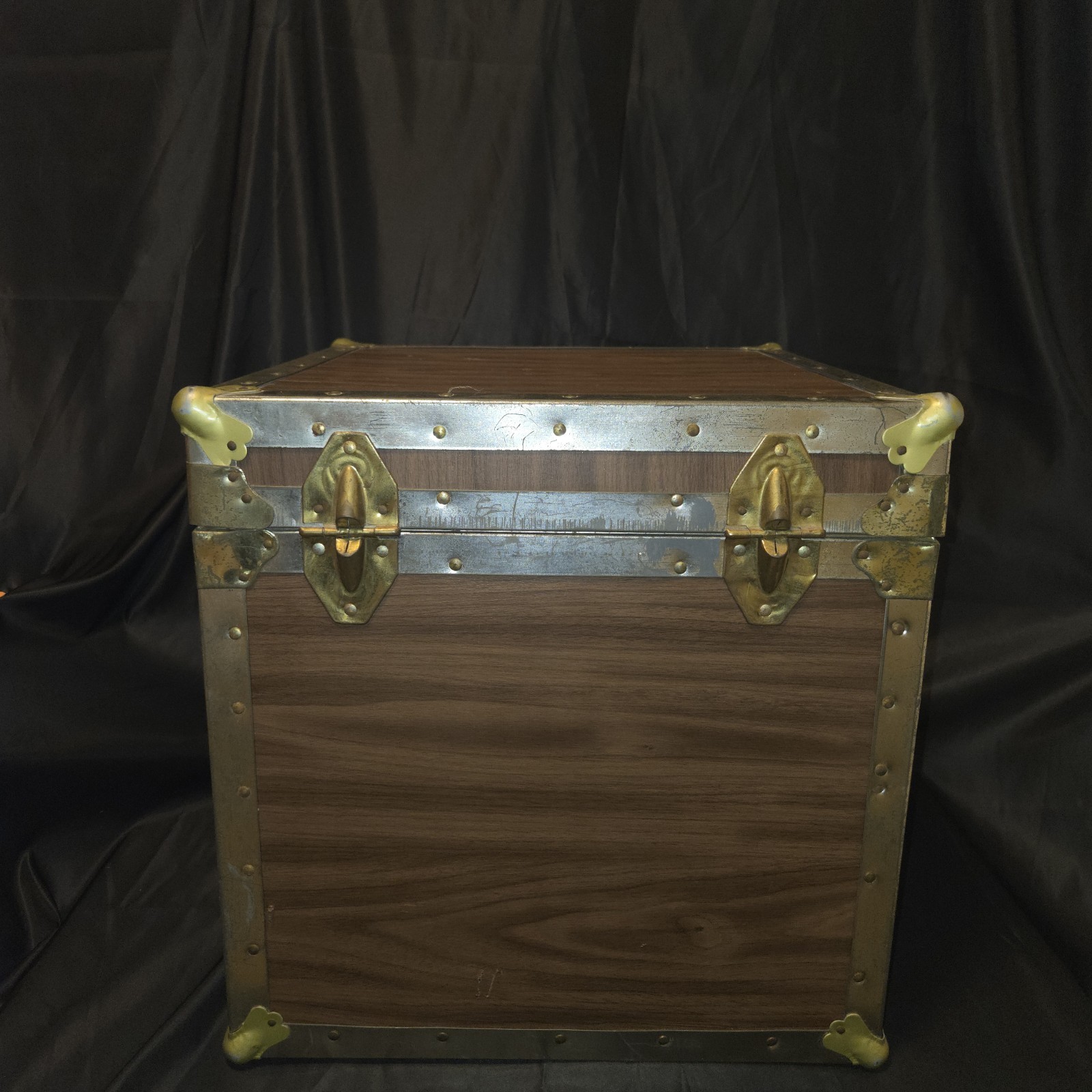 Vintage Mid Century Union Trunk Cube Footlocker Storage Chest WITH KEY Canadian