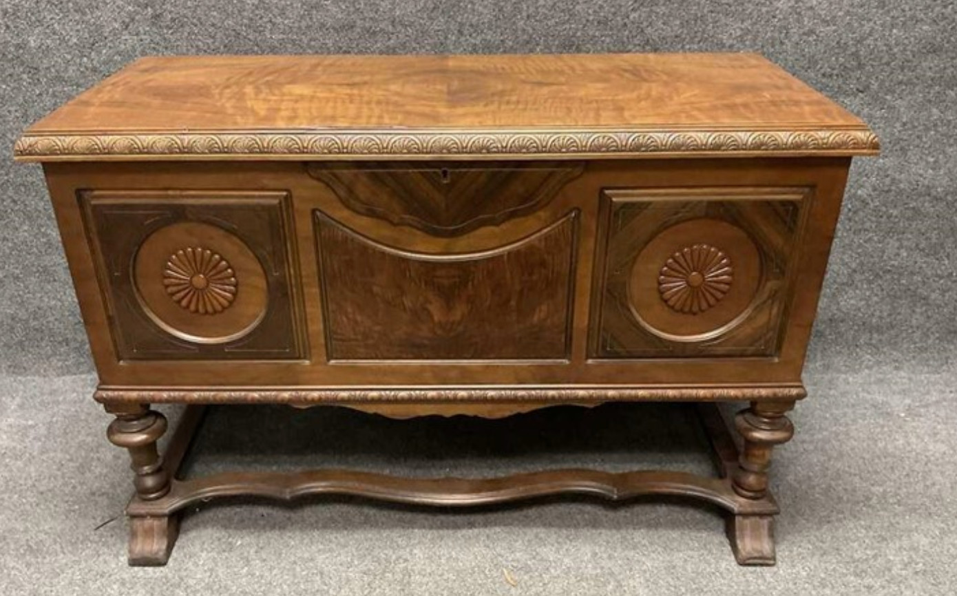 VTG Cedar Lined Hope Chest Blanket Box Carved Wood Storage Trunk Bench