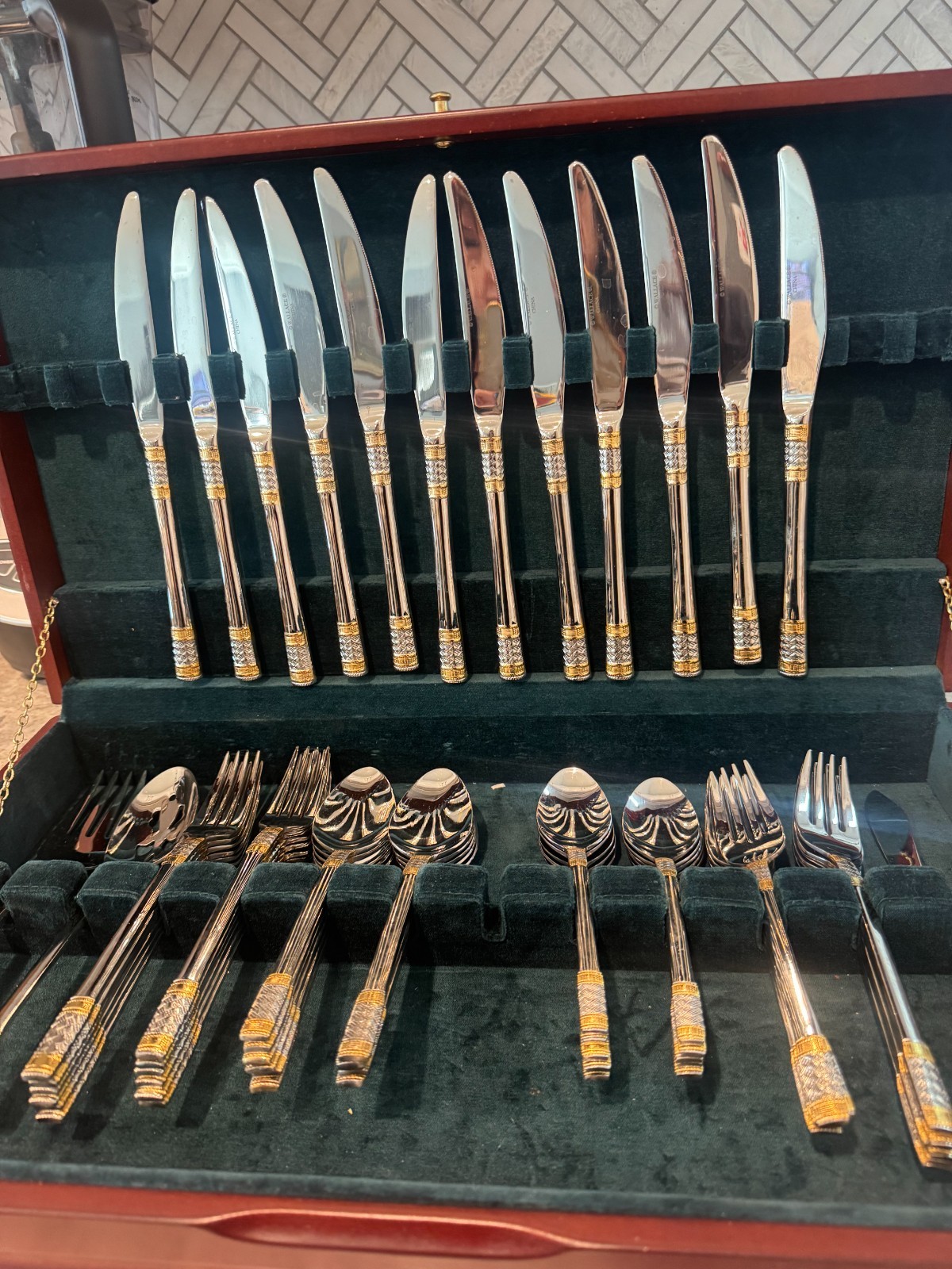 WALLACE 18/10 STAINLESS STEEL FLATWARE SET OF 12