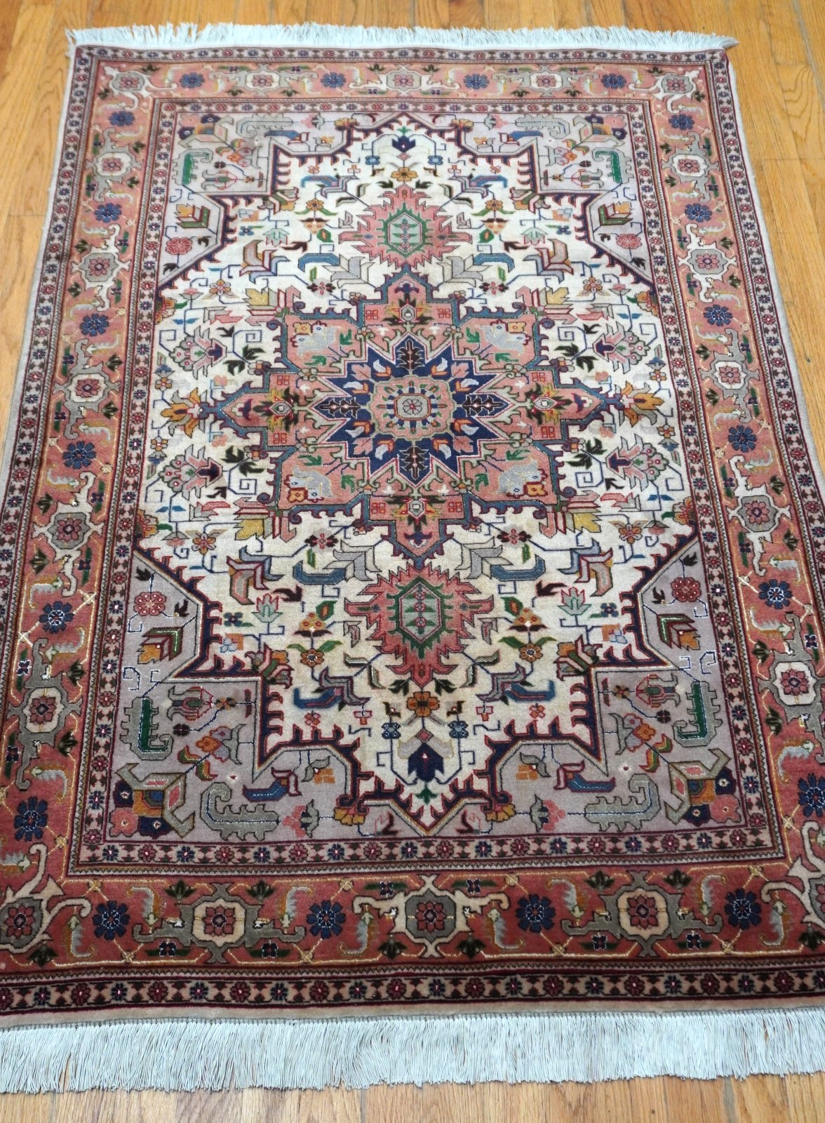 Tabrizz Silk & Wool 3’4″ x 5′ Hand Knotted Herizz Design Quality Oriental Rug