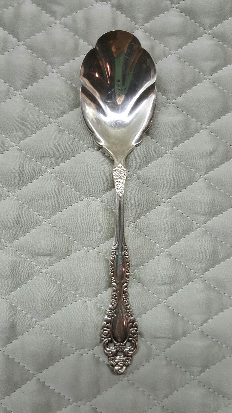 1881 Rogers Victorian Classic Sugar Shell Spoon, 1973 Oneida LTD