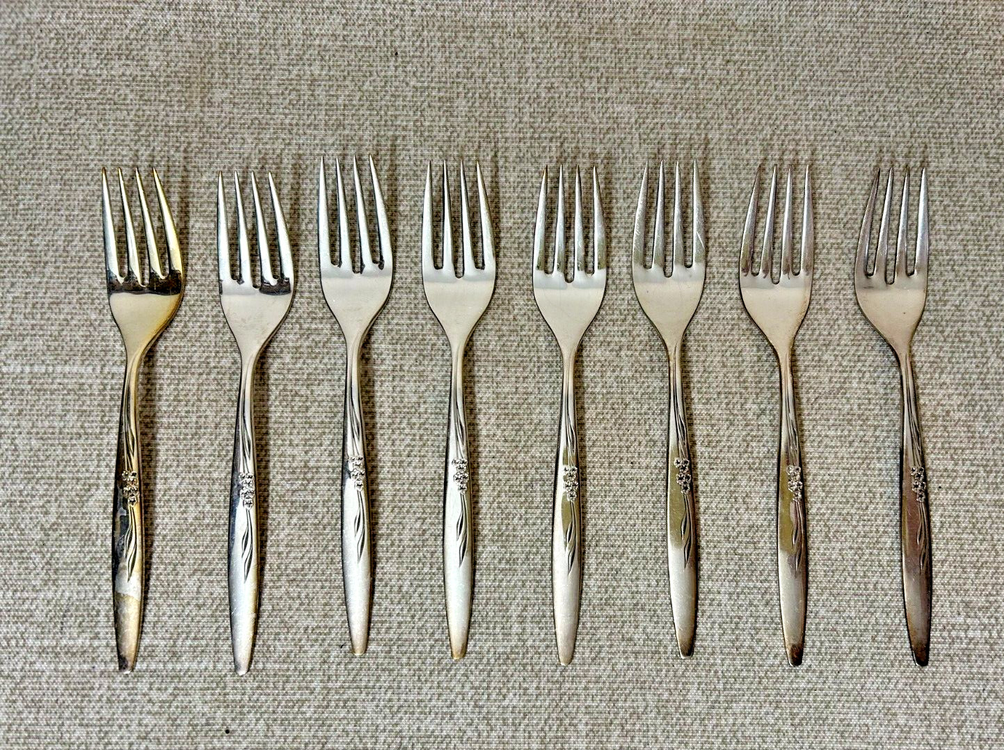 Oneida Enchantment Gental Rose Community Silverplated Flatware 1960 Salad Forks