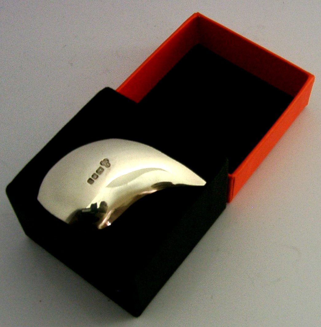UNUSUAL STERLING SILVER LETTER ENVELOPE OPENER / PAPERWEIGHT 1990 BOXED 22g
