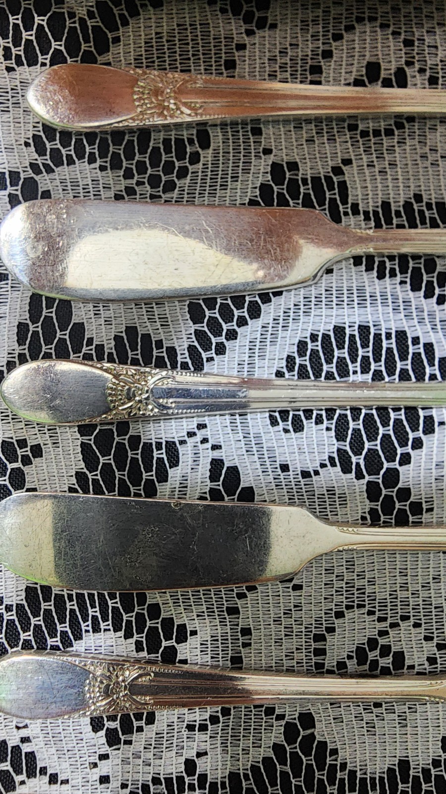 ✅️ LOT OF 4 c1940 BELOVED😍 PATTERN SILVERPLATED BUTTER SPREADERS 🧈