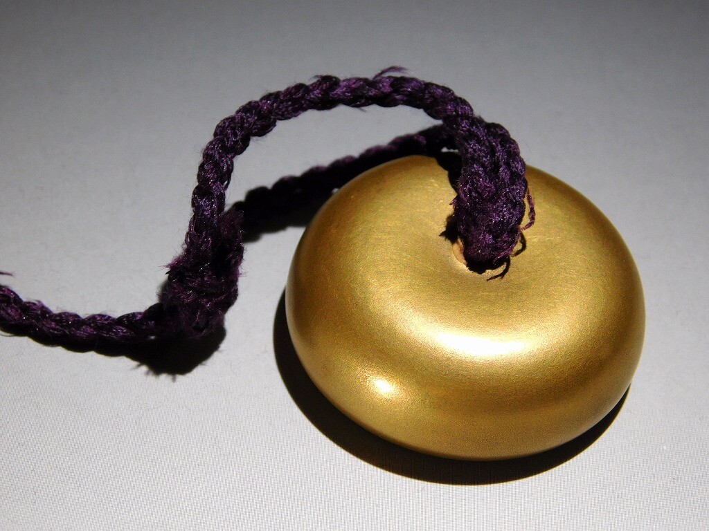 Signed Makie Lacquer Kagamibuta Netsuke Japan Edo original inro ojime antique