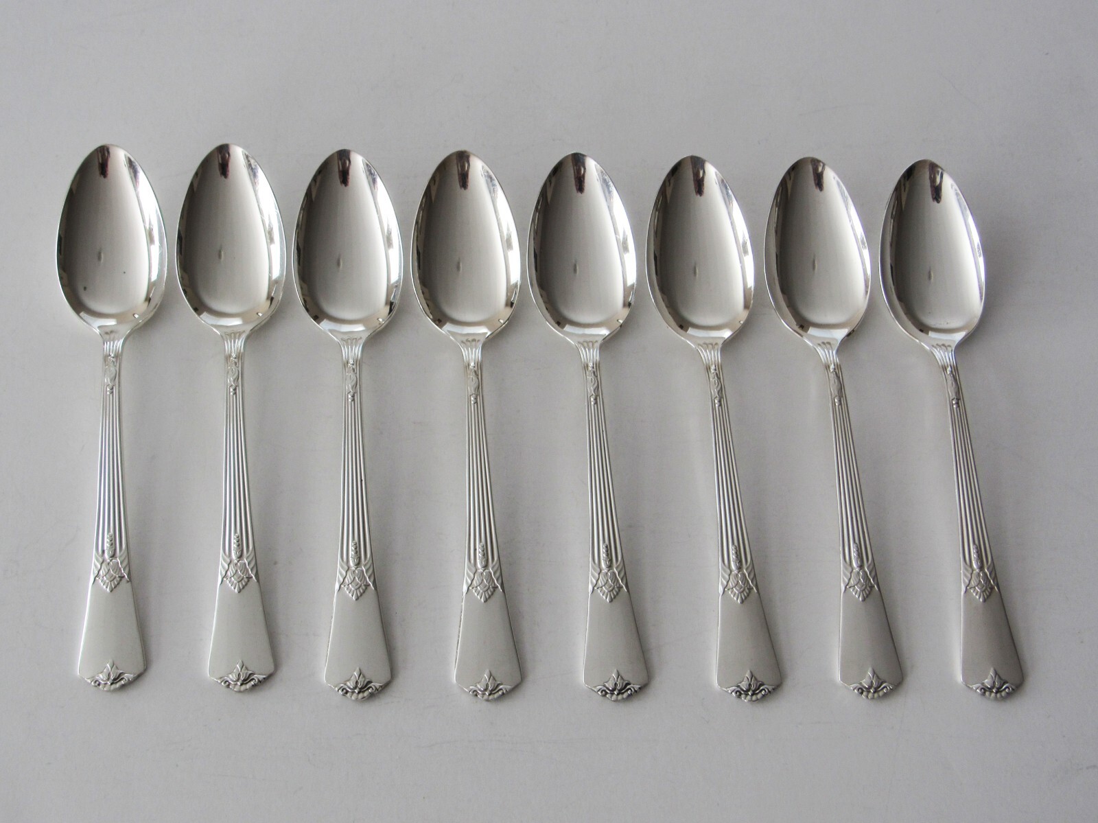 William Rogers International GUILD-CADENCE Silverplate 8 TEASPOONS Flatware