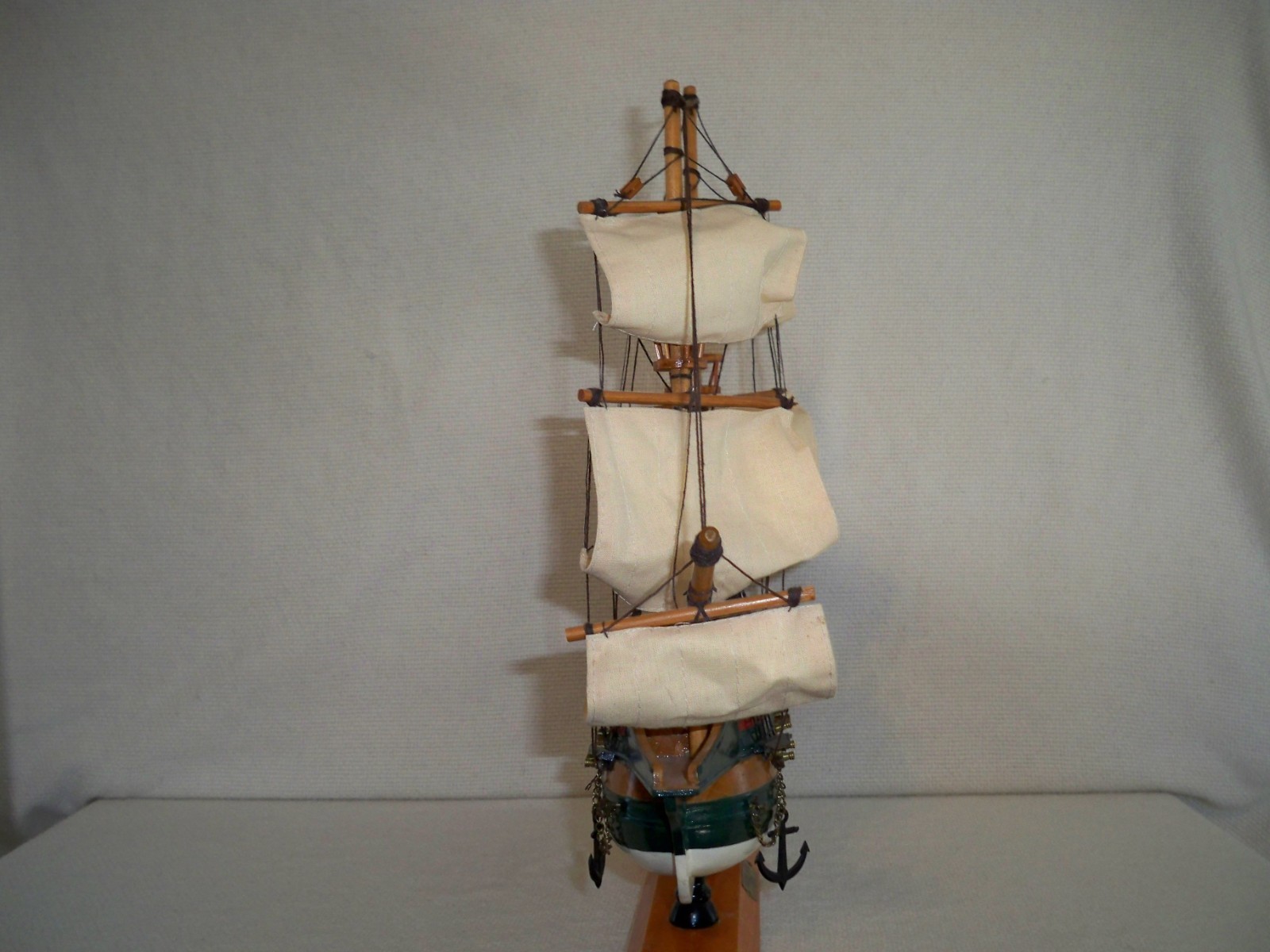 wood sailing ship model GOLDEN HIND 1578