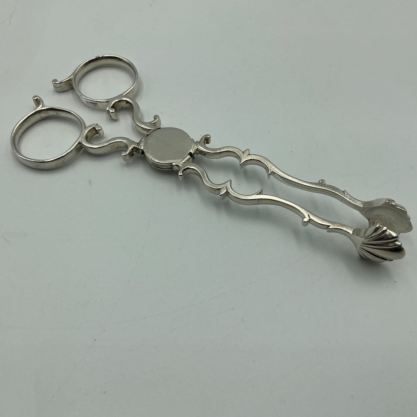 GEORGE III STERLING SILVER SUGAR NIPS, THOMAS WALLIS 1, C1778 – 1786