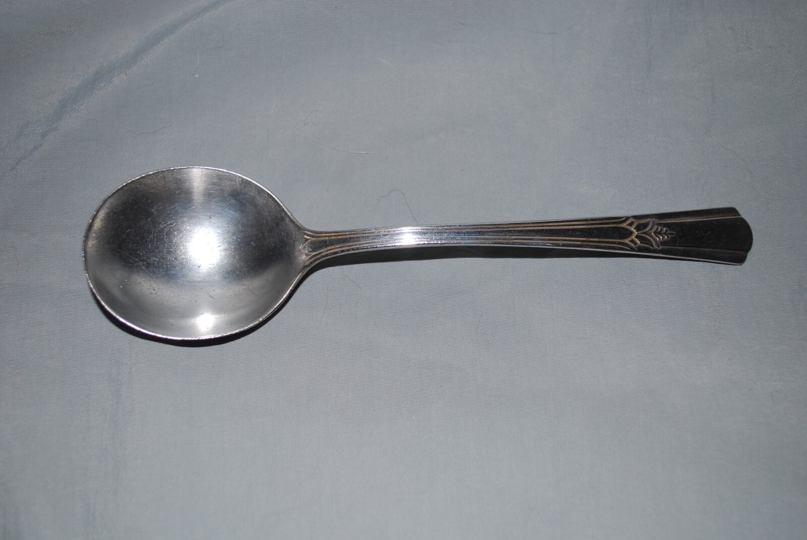 : Vintage Original Rogers Extra Plate Soup Spoon by Wm Rogers. 7 inches. Clean