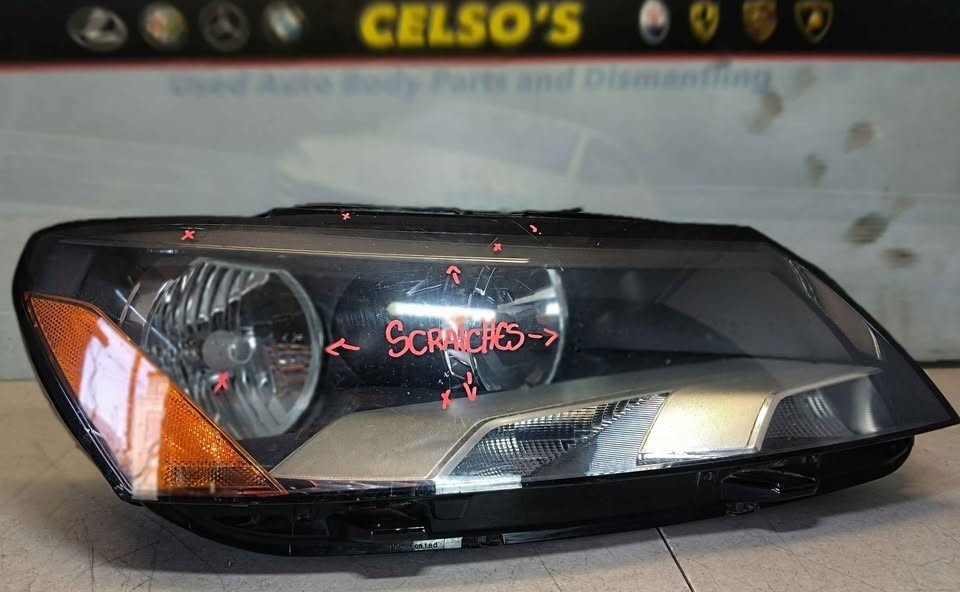 2012 – 2015 VOLKSWAGEN PASSAT HALOGEN PASSAT RH HEADLIGHT OEM
