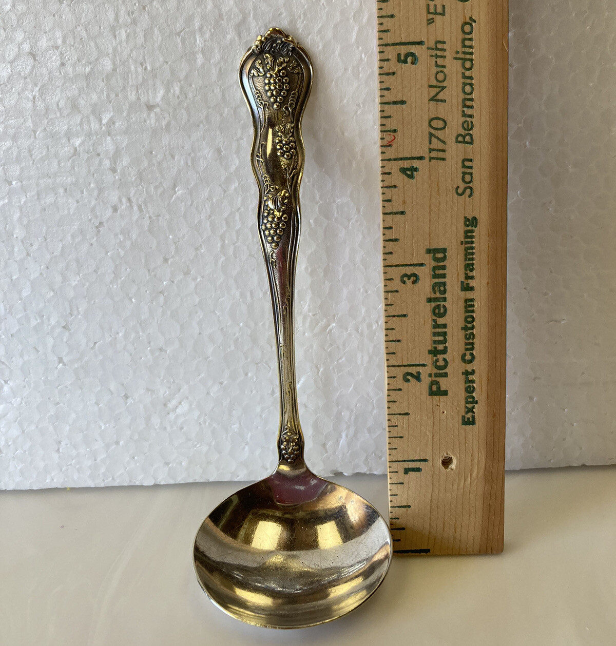 Elgin SAUCE SPOON SERVING LADLE Grape Vineyard Muscatel RARE ANTIQUE SILVERPLATE