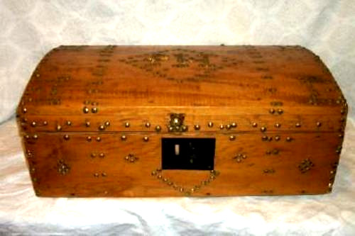 ANTIQUE FRENCH PINE DOME TOP TRUNK PRIMITIVE BRASS TACKS INITIALS WALLPAPER IRON