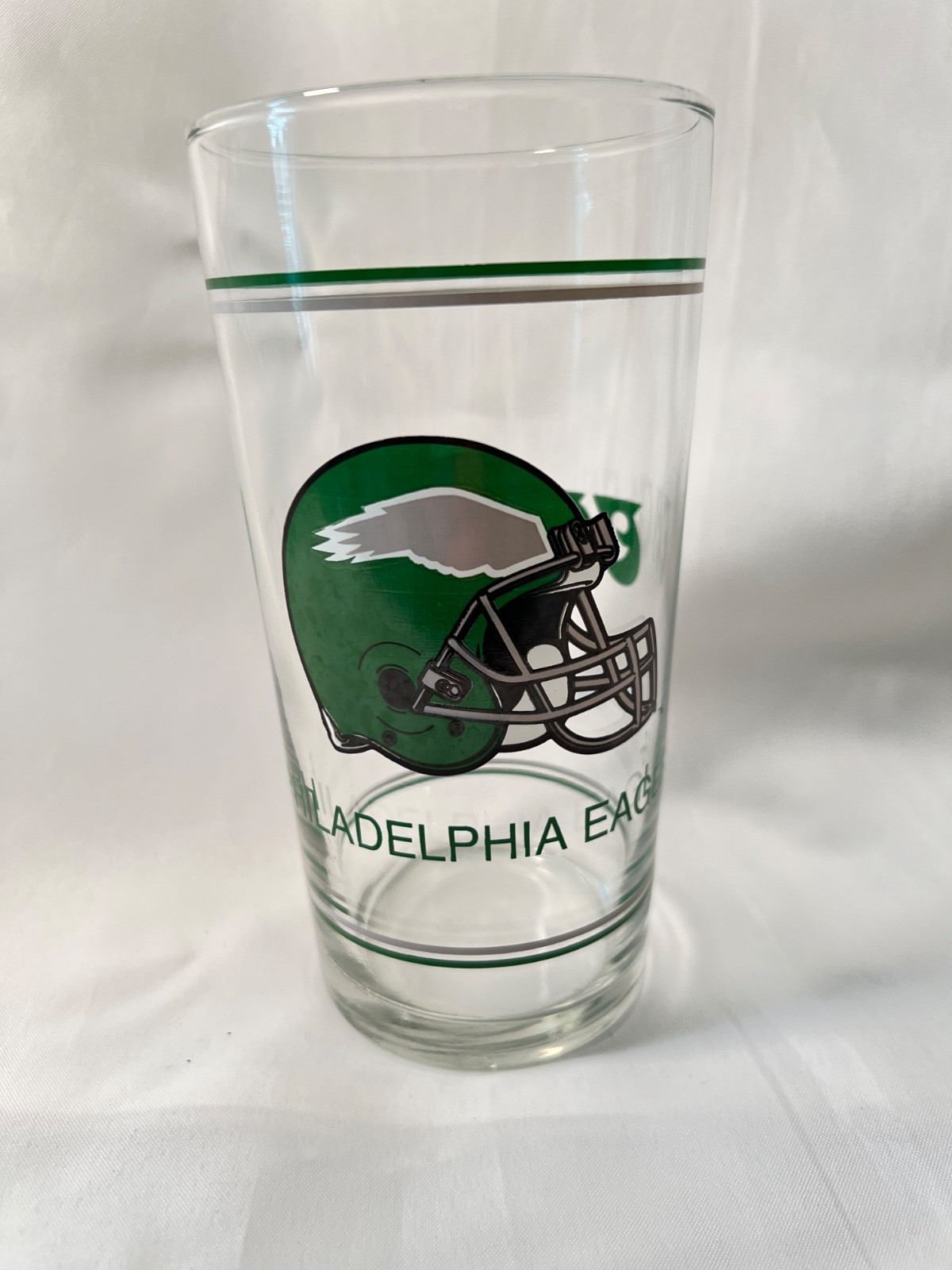 PHILADELPHIA EAGLES 1980s Glass Eagles Helmet Logo 16oz