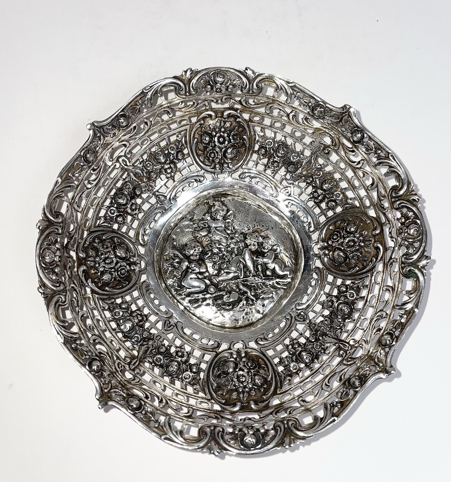 Antique German 800 Hanau Silver Openwork bowl Repousse Cherub Friedrich Reusswig
