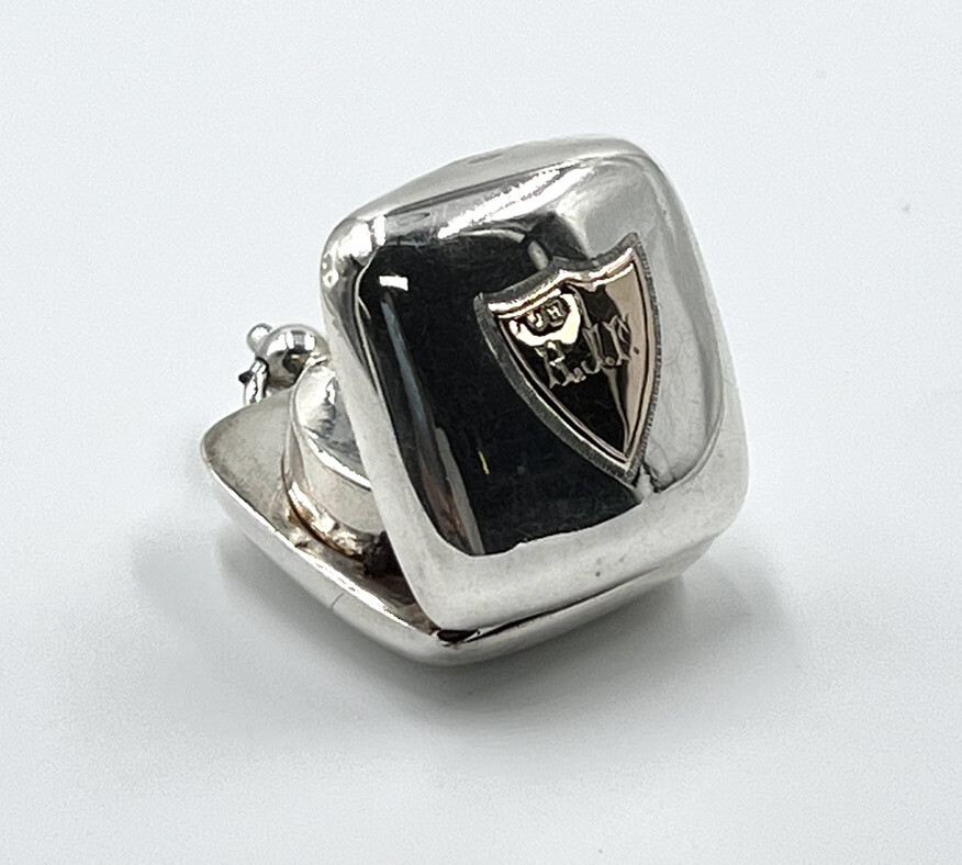 Sterling Silver Sovereign Coin Holder with Gold Emblem