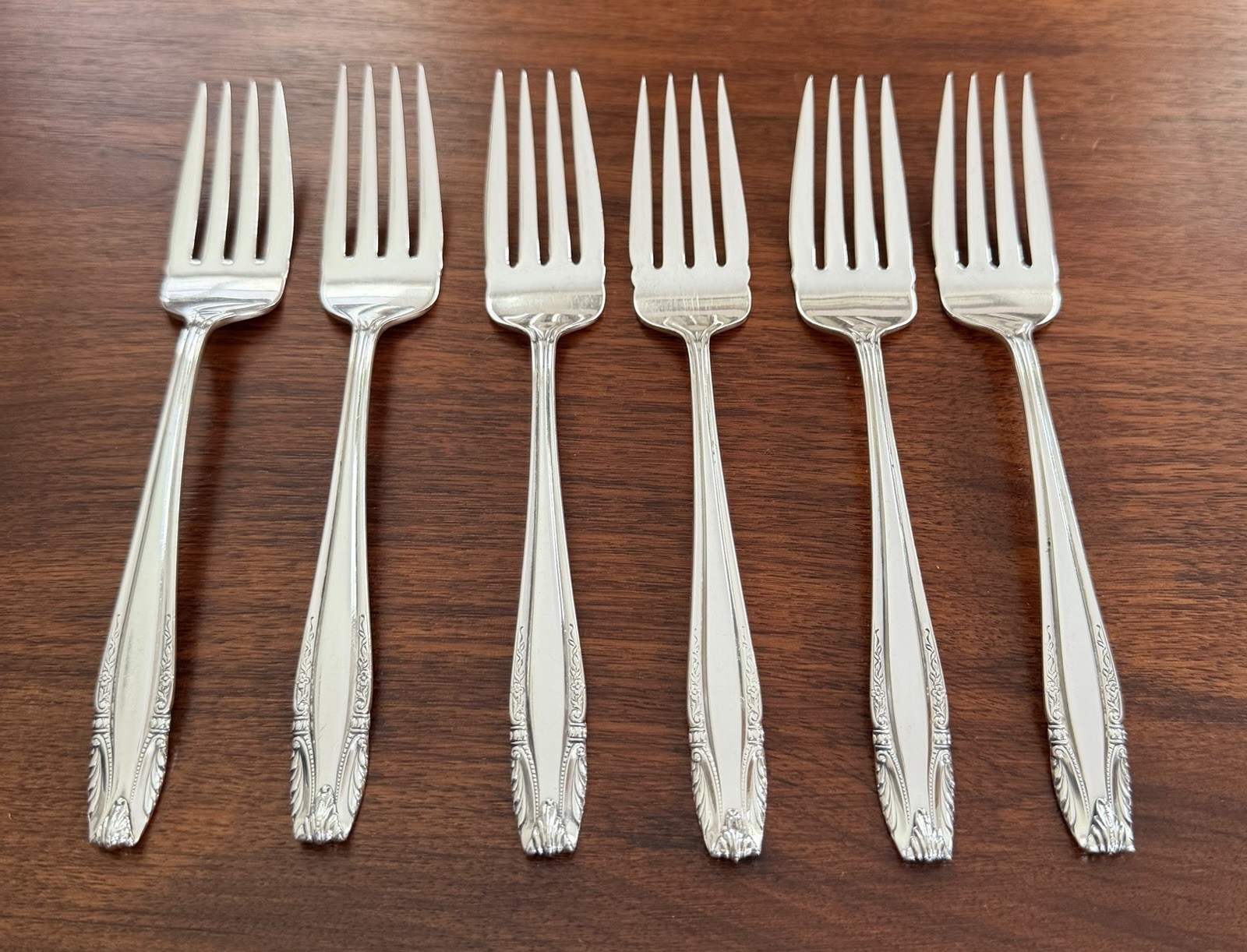 Wallace Stradivari Sterling Silver .925 Salad Fork – No Monogram – 6 Available