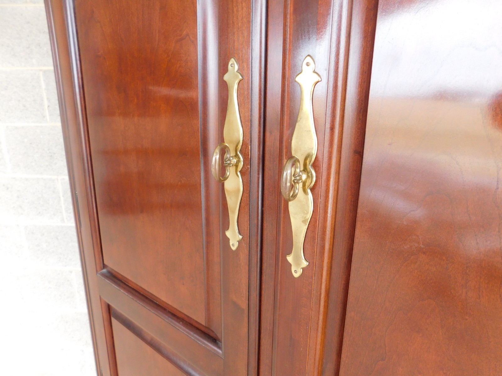 Thomasville Cherry Collection Georgian Style Fitted Interior Armoire Chest 41″w