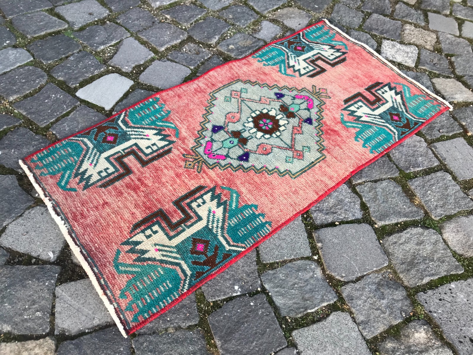 Turkish Vintage Small Rug Handmade Wool Bohemian Bath Mat Rug 1,4 x 2,8 ft