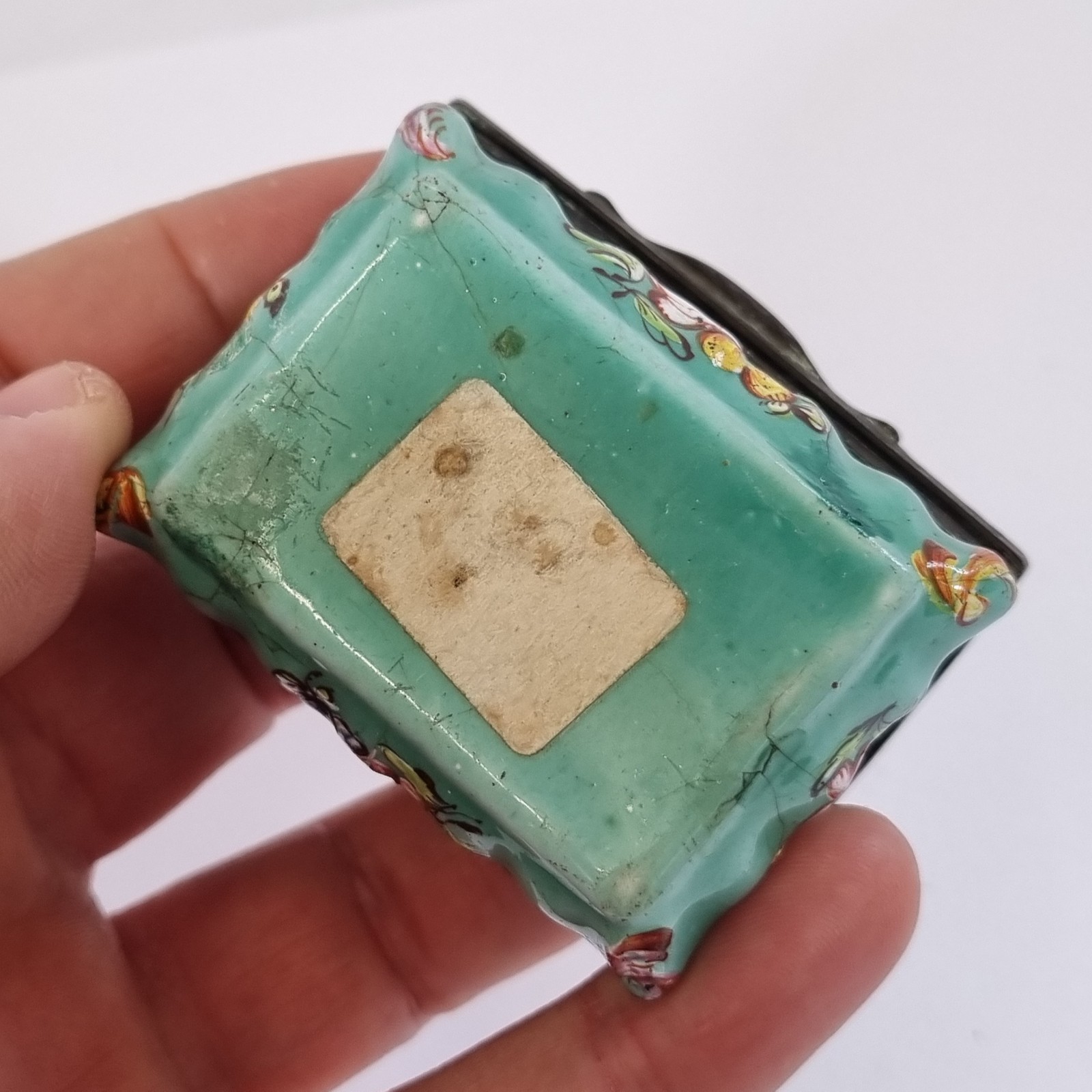 Antique 18thC Bilston Enamel Patch Box Decorated Flowers 5.7cm A/F