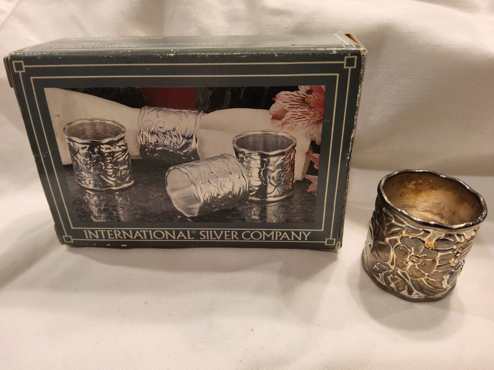 VINTAGE GENUINE SILVERPLATE SET OF 4 NAPKIN RINGS, INTERNATIONAL SILVER COMPANY