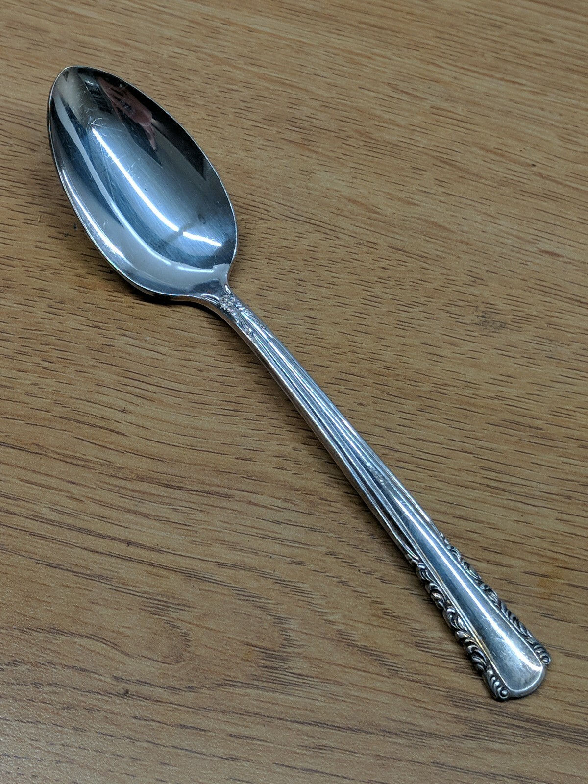 Vintage Teaspoons Holmes & Edwards Silverplate MAY QUEEN IS Deep Silver