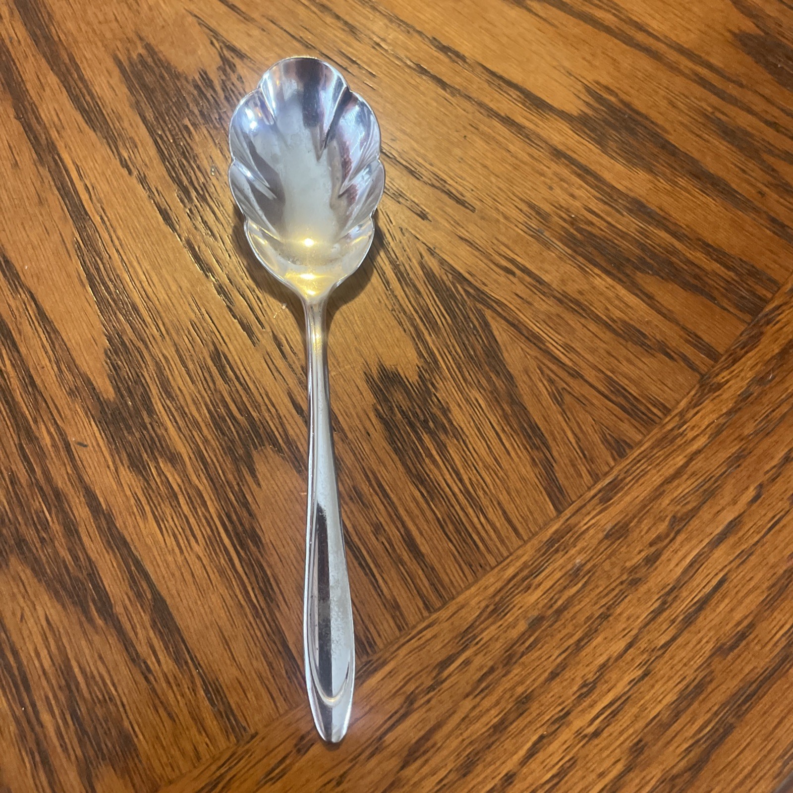 Vintage Meriden Silverplate Co. Silver Plated Scalloped Sugar Spoon