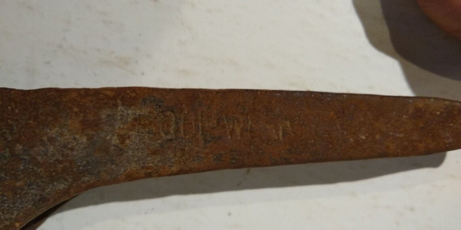 Vintage Rusty Pickaxe Head – Antique Iron Mining Tool – Rustic Farm Decor 14.2″