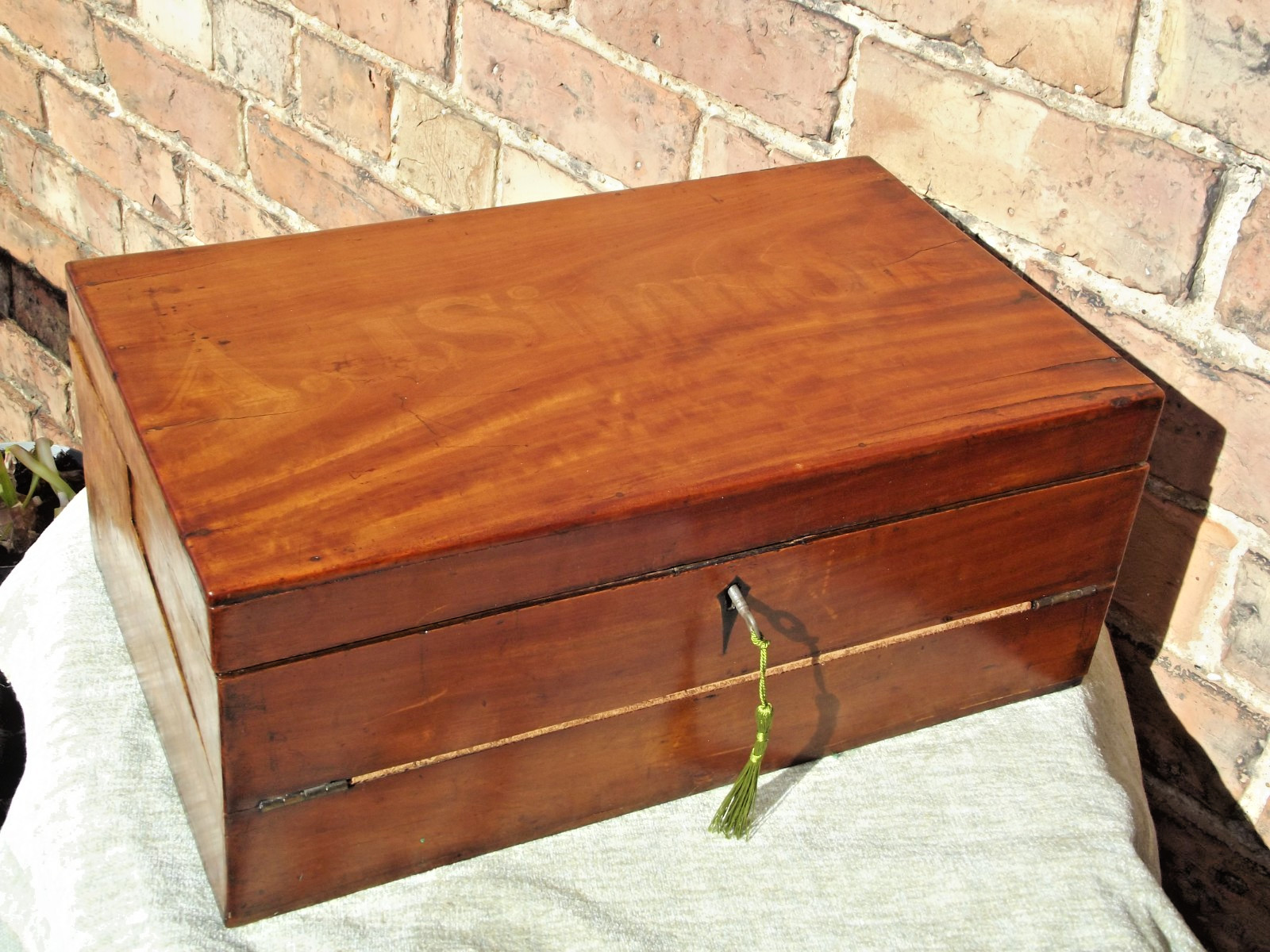 Interesting three-fold Writing Slope with ruler two types of secret compartments