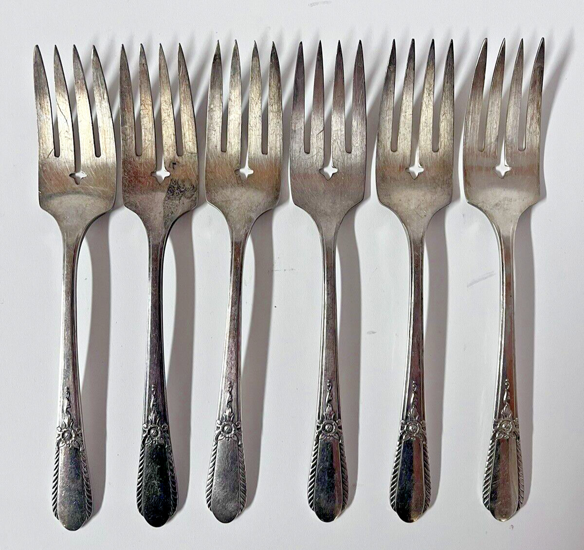 6 Vtg Simeon L & George H Rogers Company A1+ Oneida Ltd Pendant 1941 Fork