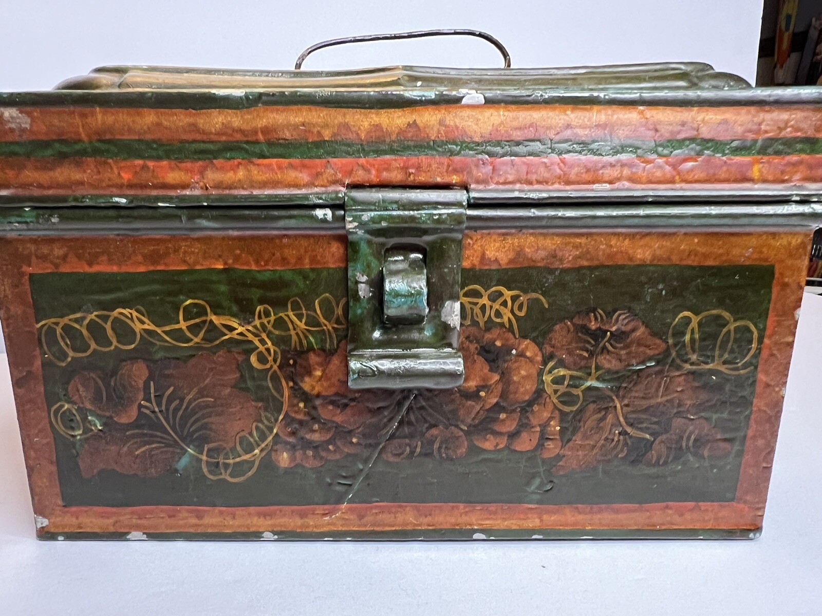 RARE 19TH C AMERICAN AAFA PRIMITIVE TOLEWARE Style Antique TIN BOX, W/WIRE PULL