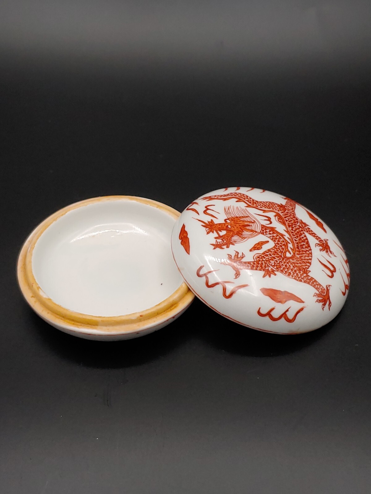 Antique Chinese Iron Red Glaze Porcelain Painted Dragon Artwork Seal Ink Pad Box
