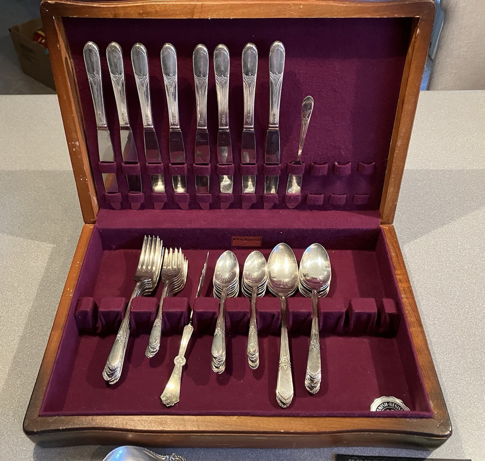 WM Rogers Silverplate Flatware Set 50 Pieces In Original Case