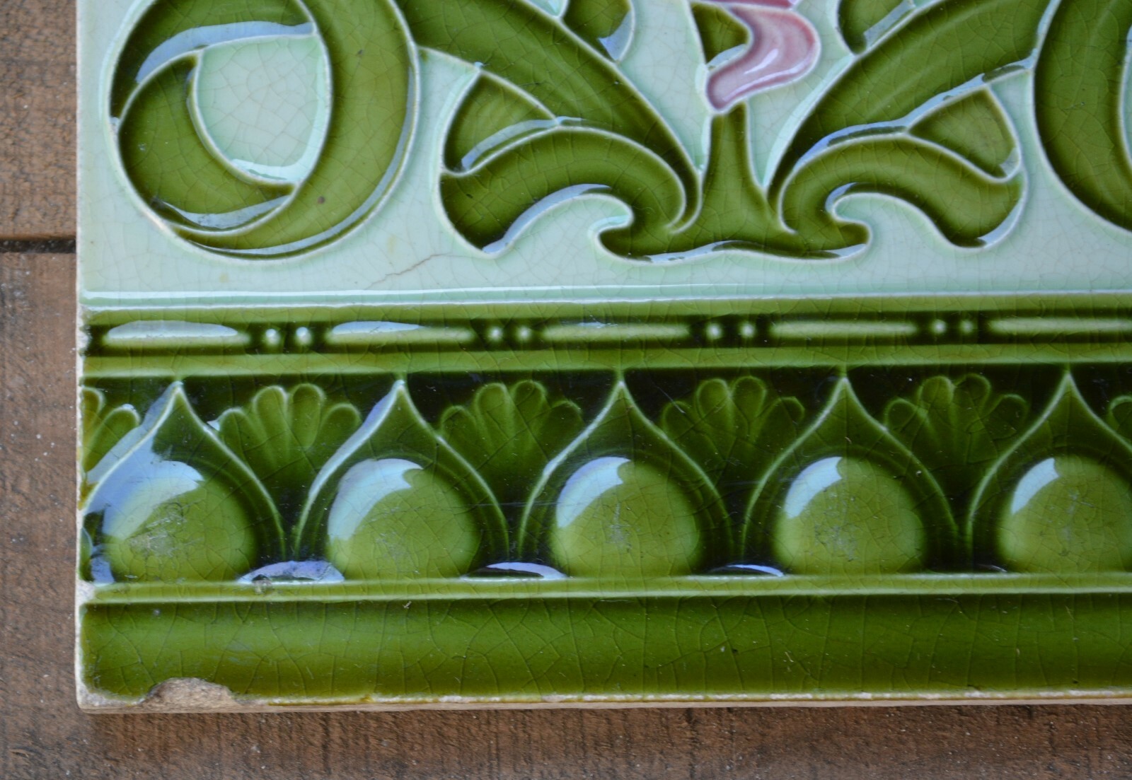 ALFRED MEAKIN – ANTIQUE ART NOUVEAU MAJOLICA TILE C1900