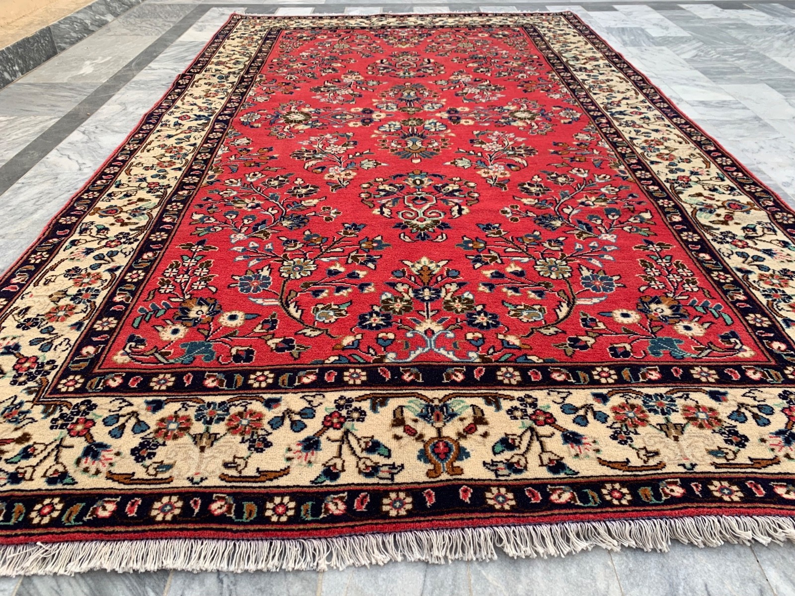 5 X 8 Ft COLLECTORS’ ITEM Stunning Vintage Oriental Floral Sarouq Carpet
