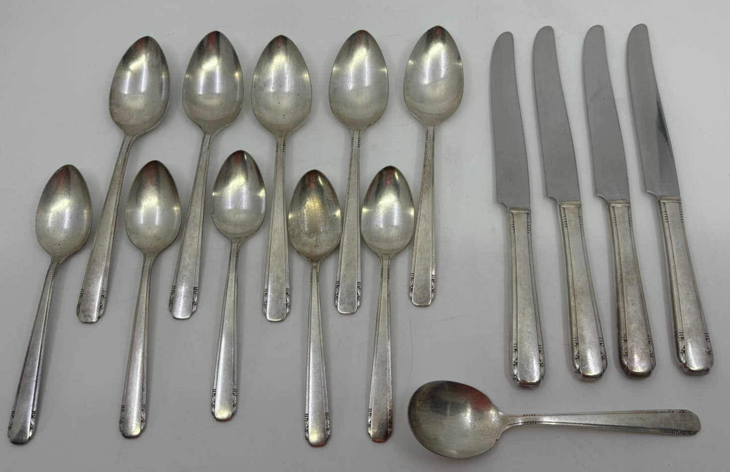 Lot of 15 Pieces Flatware Elaine Silverplate Oneida Community Tudor Vintage 1926