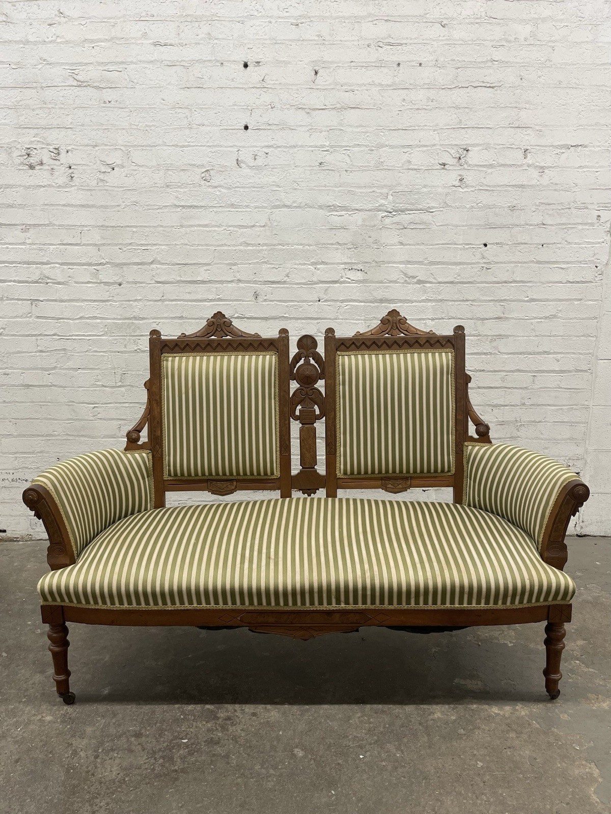 Vintage Eastlake Victorian Era Parlor Settee