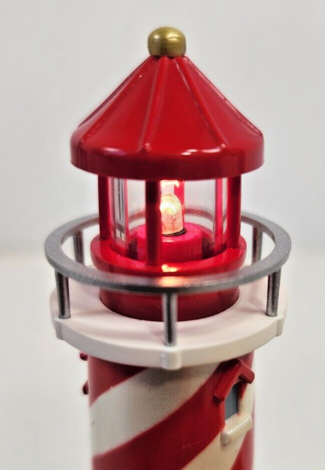 HALLMARK KEEPSAKE LIGHTHOUSE GREETINGS MAGIC #7 2003 QX7409