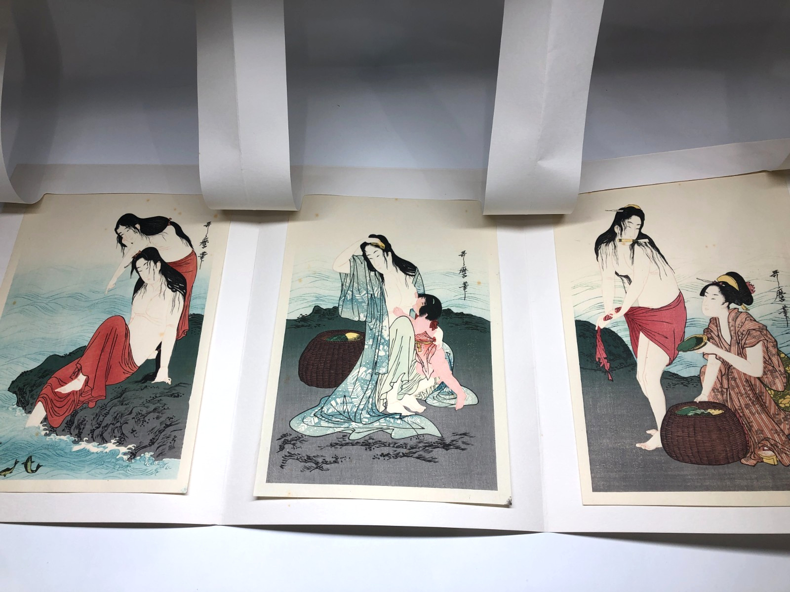 Utamaro Woodblock Reprint Triptych: Abalone catching Bijin-ga Ukiyo-e