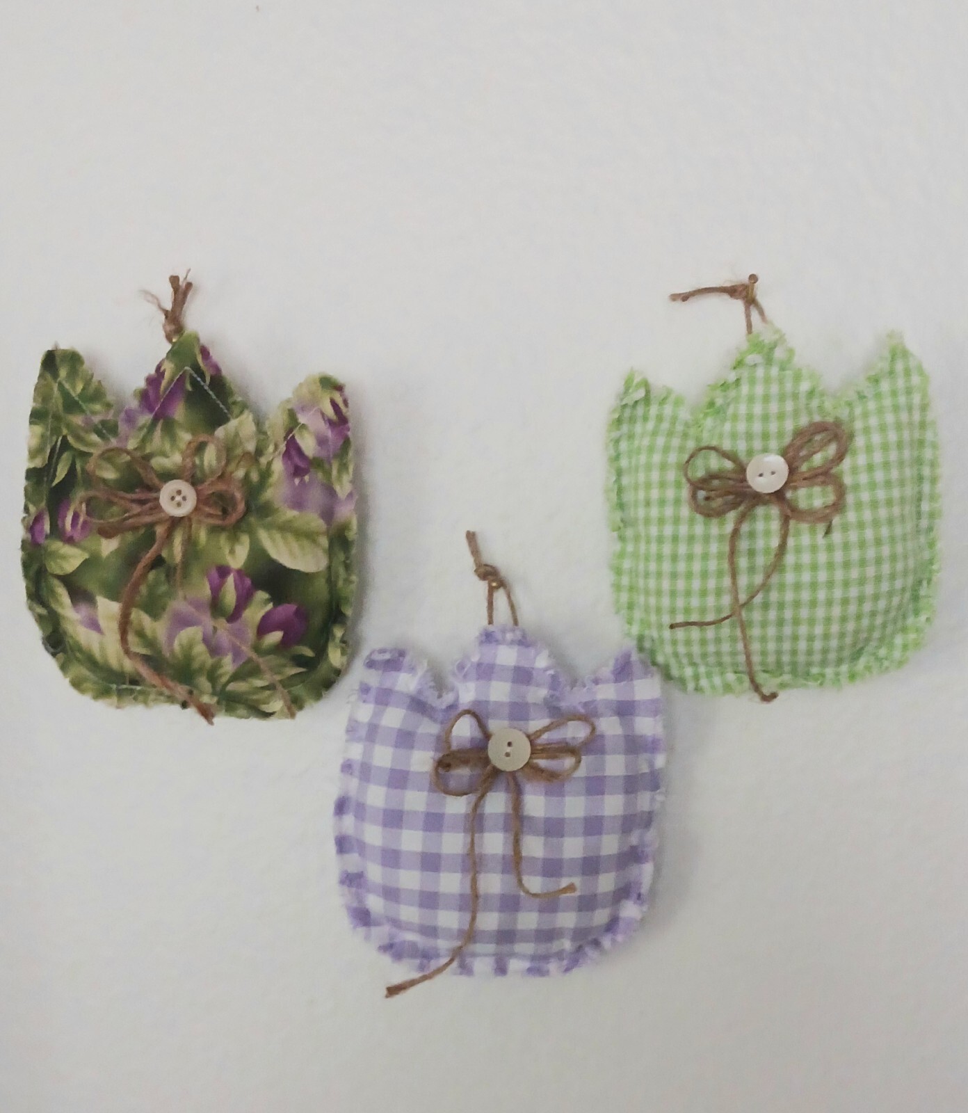 Tulips Spring Flowers Green & Purple Print Fabrics Tier Tray Wreath Accents