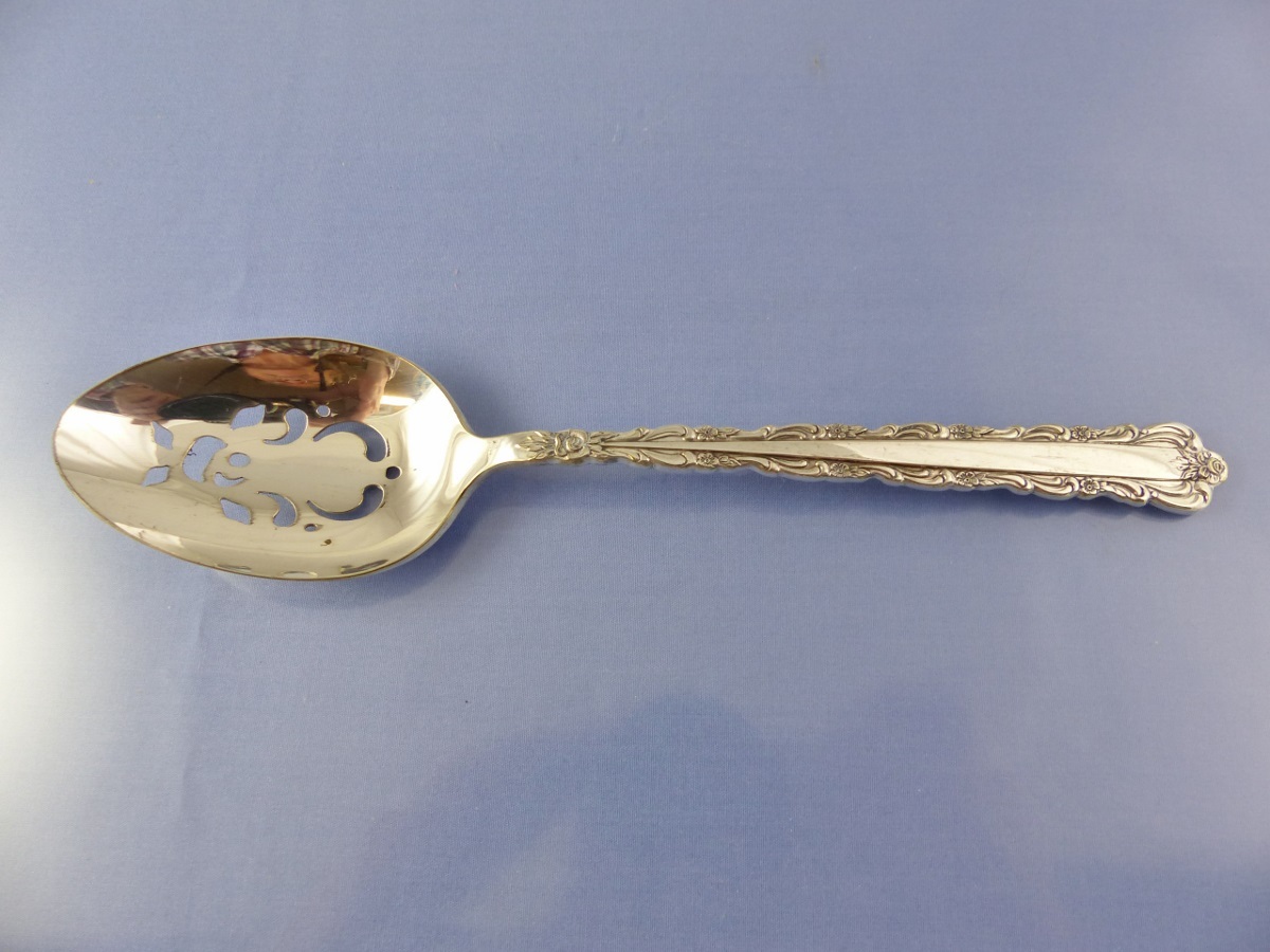 BELLFONTAINE 1973 SLOTTED SERVING SPOON BY 1881 ROGERS