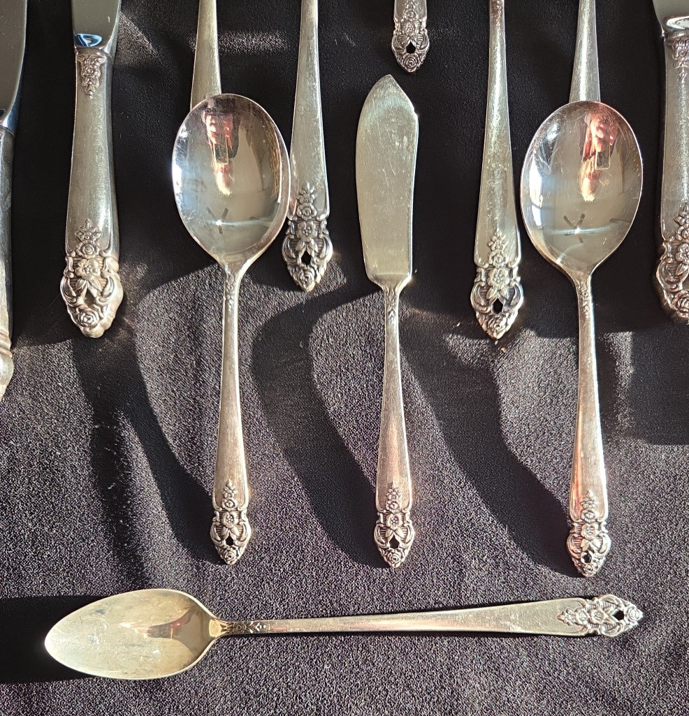 14 Pc Oneida DISTINCTION Prestige Plate Flatware Silverplate Misc