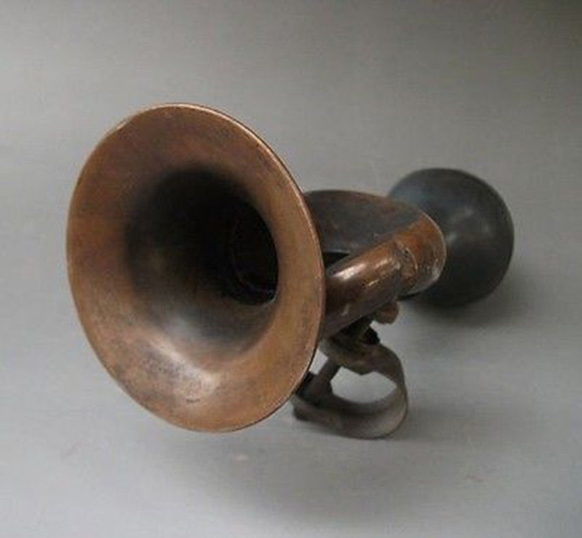 4.92″ CHINESE OLD BRONZE HANDWORK BIKE HORN ORNAMENTS COLLECTABLE USEFUL DECOR