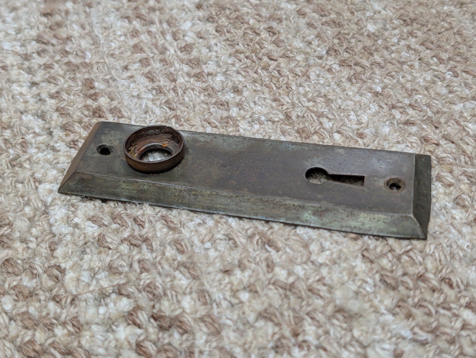 1 1/2″ x 4 13/16″ Antique Stamped Steel Door Knob Plate