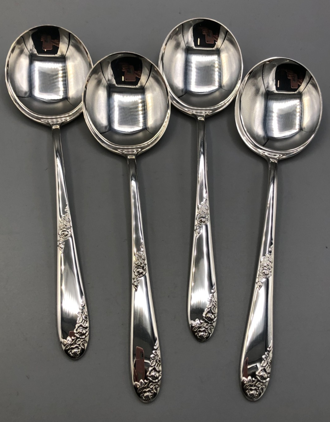 Sweetheart Rose by Lunt Sterling Silver set of 4 Cream / Round Soup Spoons 6.25″