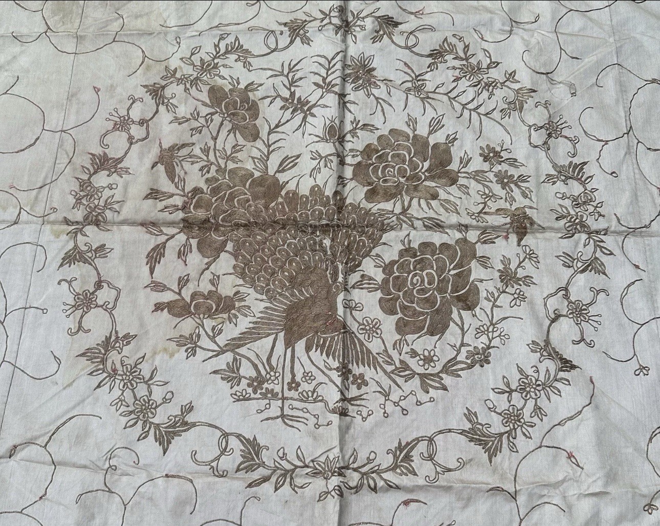 Antique Chinese Qing Dynasty Silk Hand Embroidery Panel Bad Spread 230 X 230 Cm