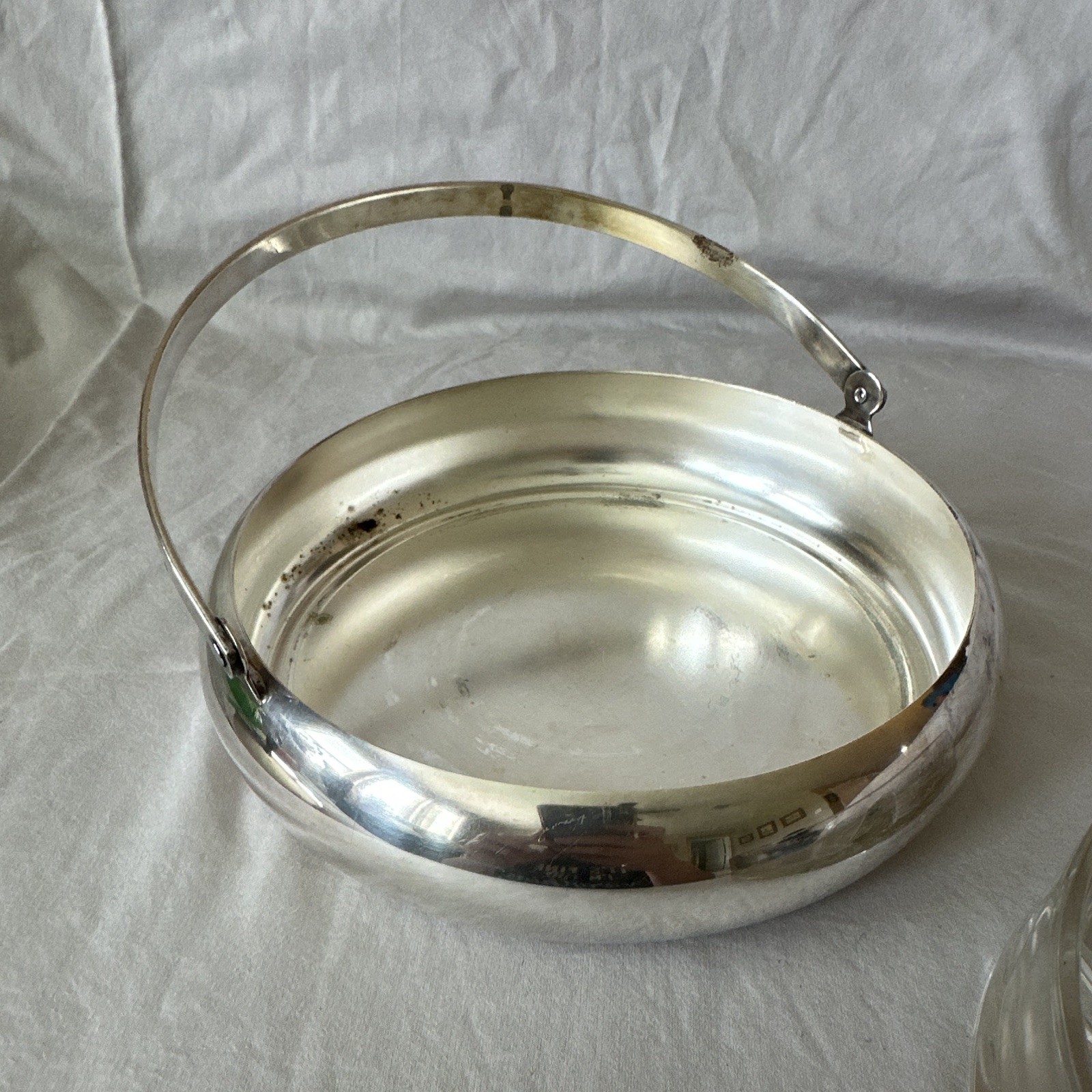The Sheffield Silver Co Silverplate Handled Lidded Basket Bowl w/ Glass Insert