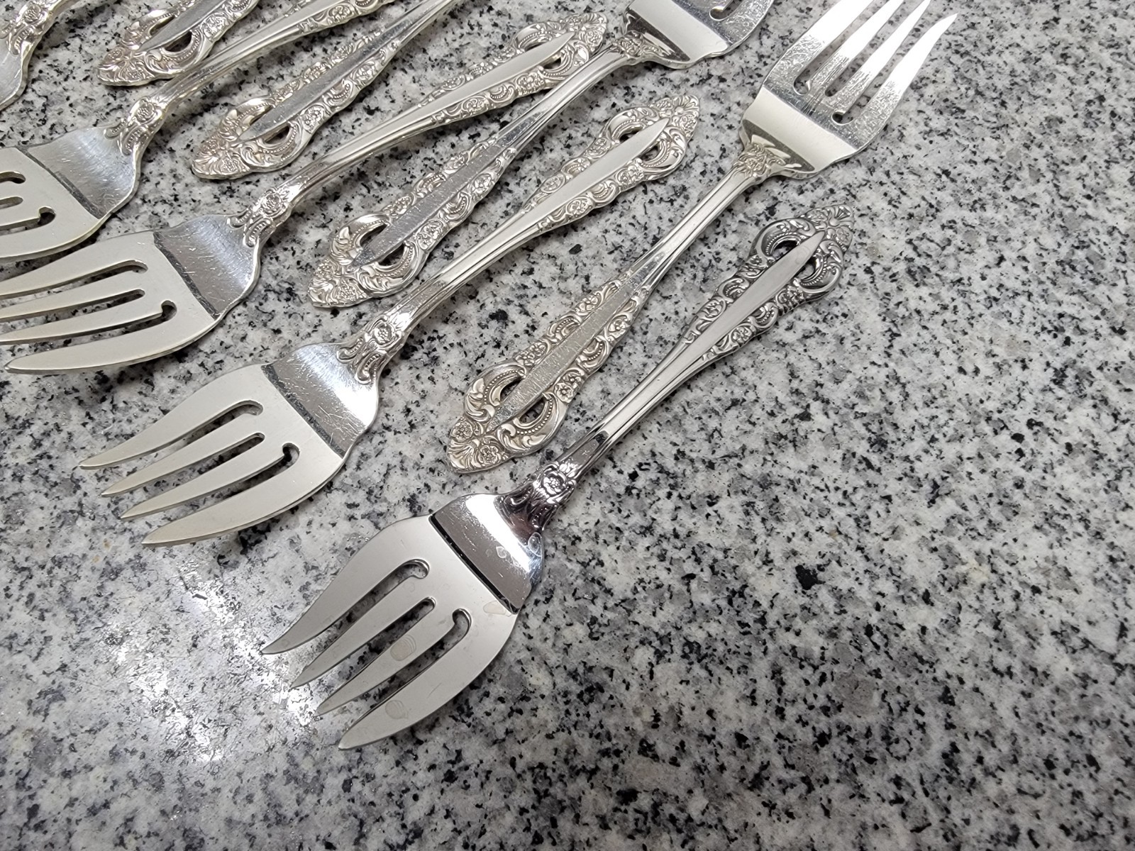 Reed & Barton Mirrorstele Silver Plated Flatware 84pc Dinnerware Set